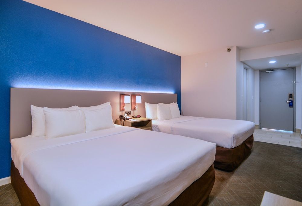 Comfort Inn & Suites Moreno Valley Near March Air 3