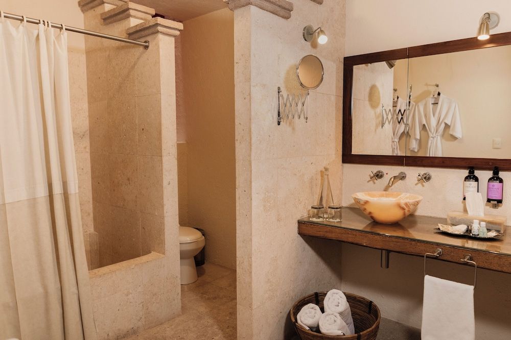 Hacienda Sepulveda Hotel & Spa 3