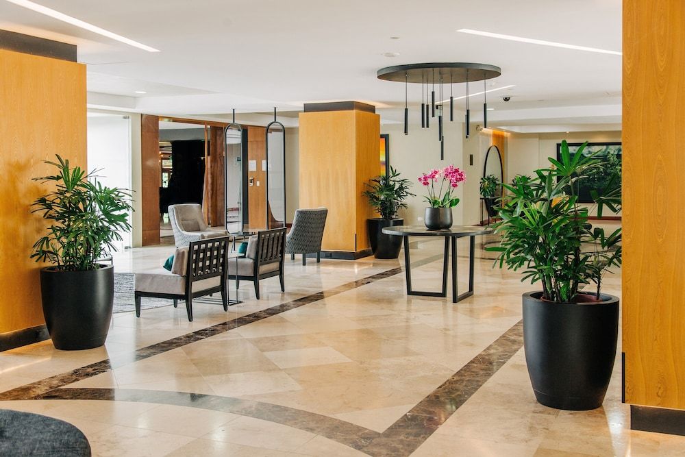 Plaza Hotel and Suites 2