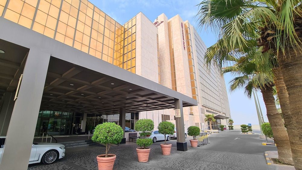 Crowne Plaza Kuwait Al Thuraya City by IHG 5 estrellas en Kuwait
