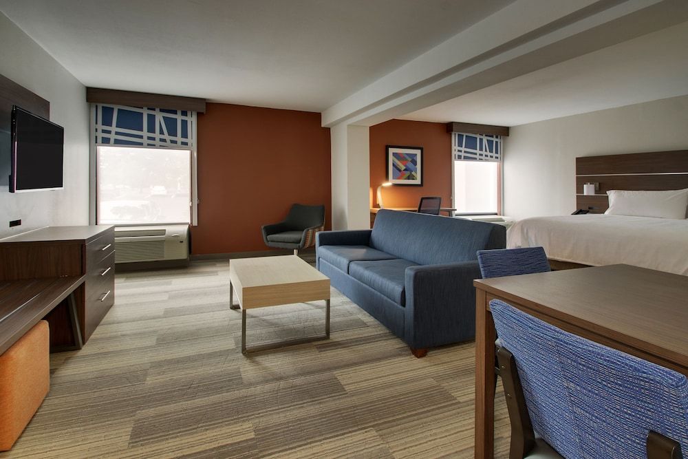 Holiday Inn Express Voorhees - Mt. Laurel  by IHG 3
