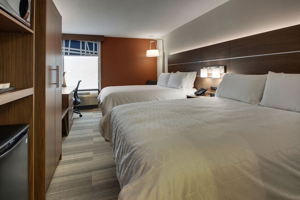 Holiday Inn Express Voorhees - Mt. Laurel  by IHG 2