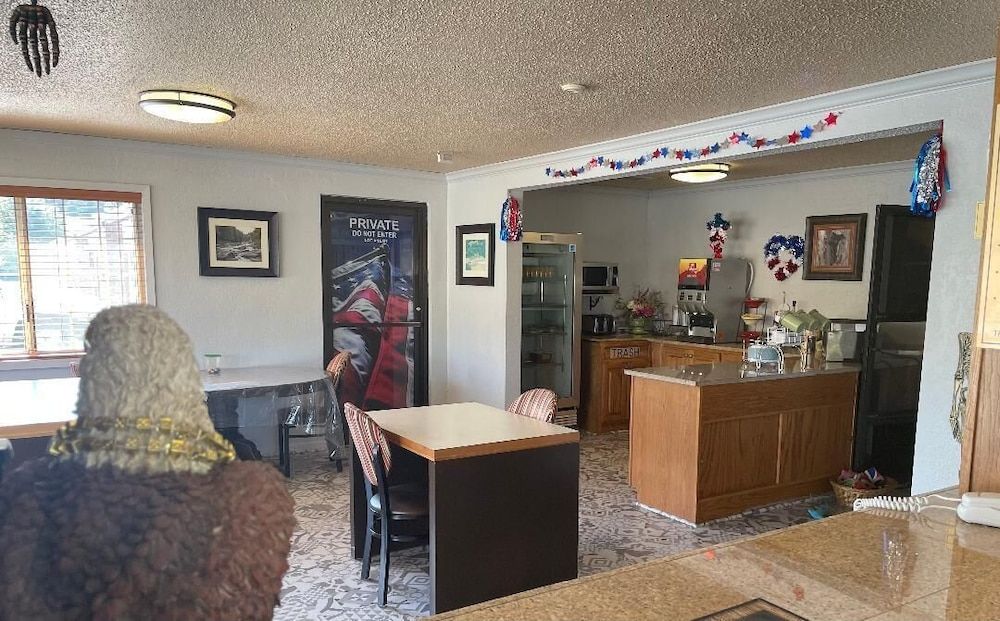 Village Inn of Hardy 3