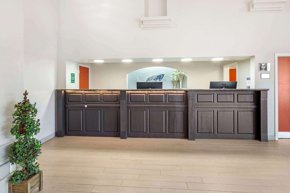 Best Western Plus Villa Del Lago Inn Patterson 3