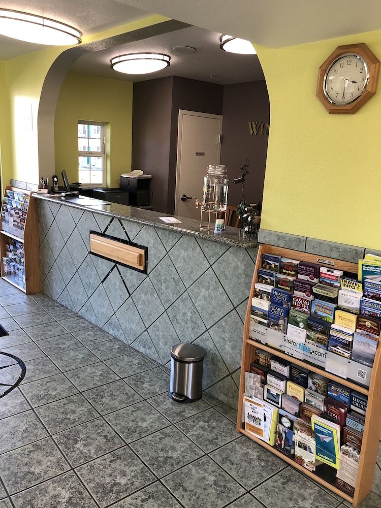 Cloverdale Wine Country Inn & Suites 3