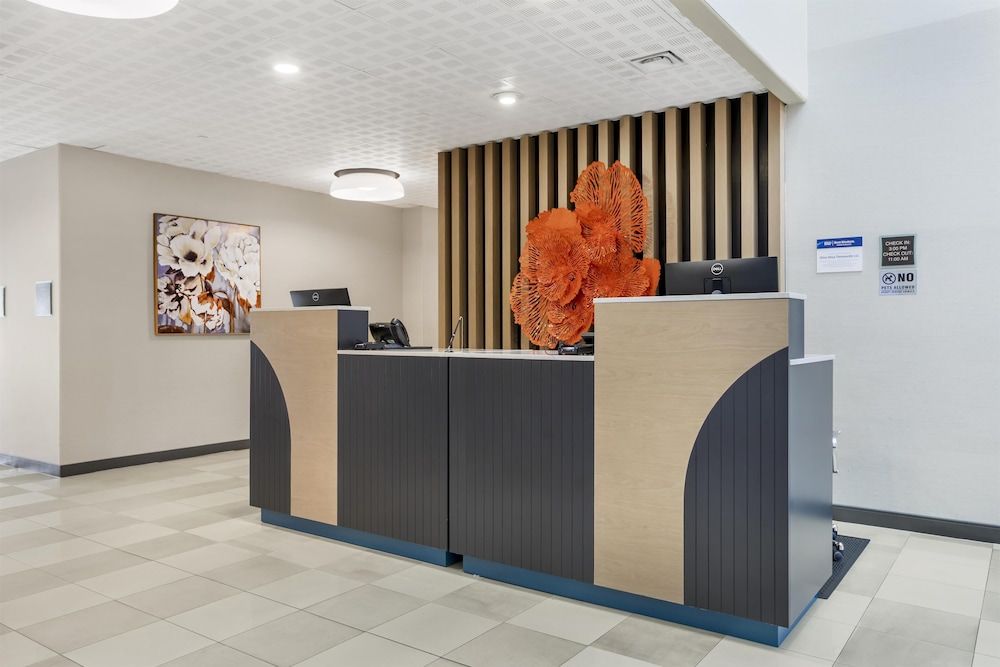 Best Western Plus Rose City Conference Center Inn 3