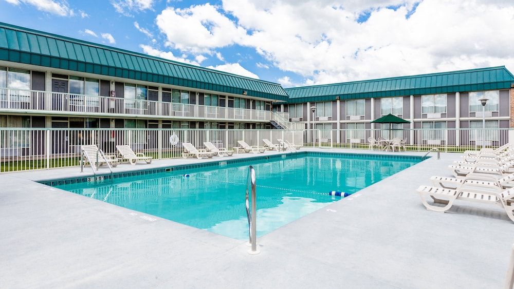 Red Roof Inn & Suites DeKalb 2 estrelas em DeKalb