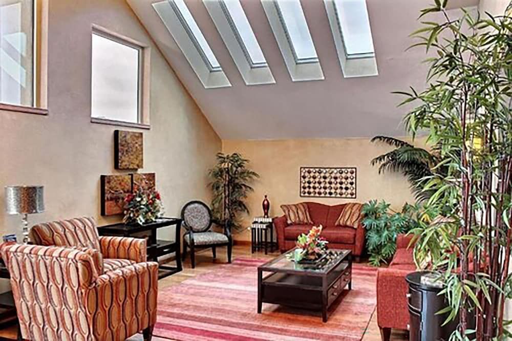 Comfort Inn & Suites at I-74 and 155 2