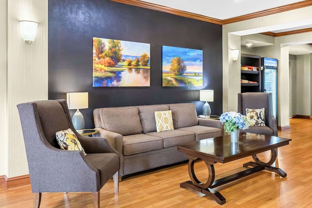 Best Western Legacy Inn & Suites Beloit/South Beloit 2