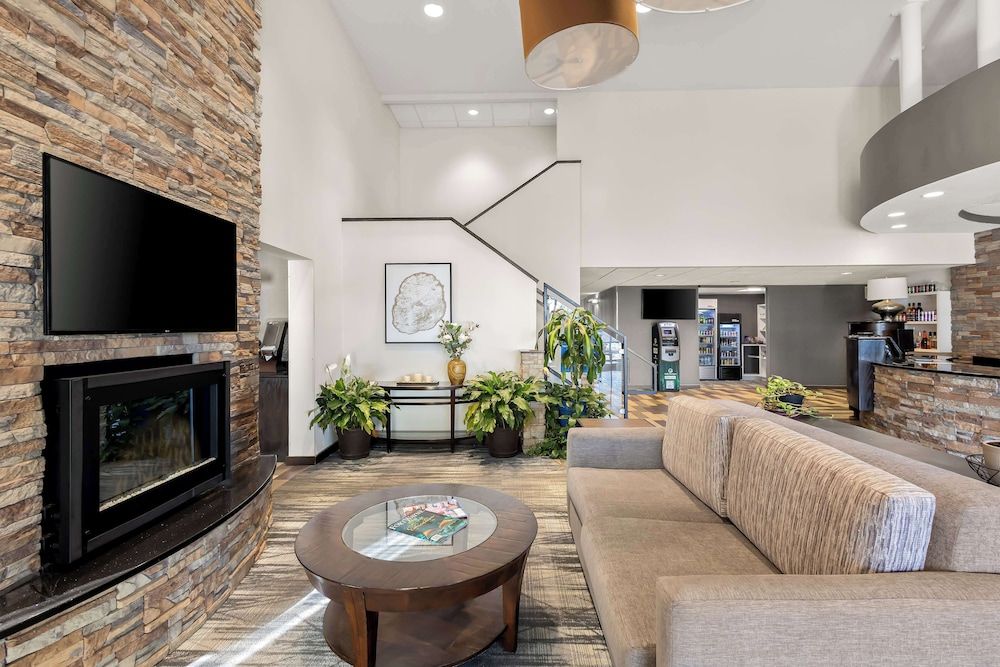 Best Western Luxbury Inn Fort Wayne 3