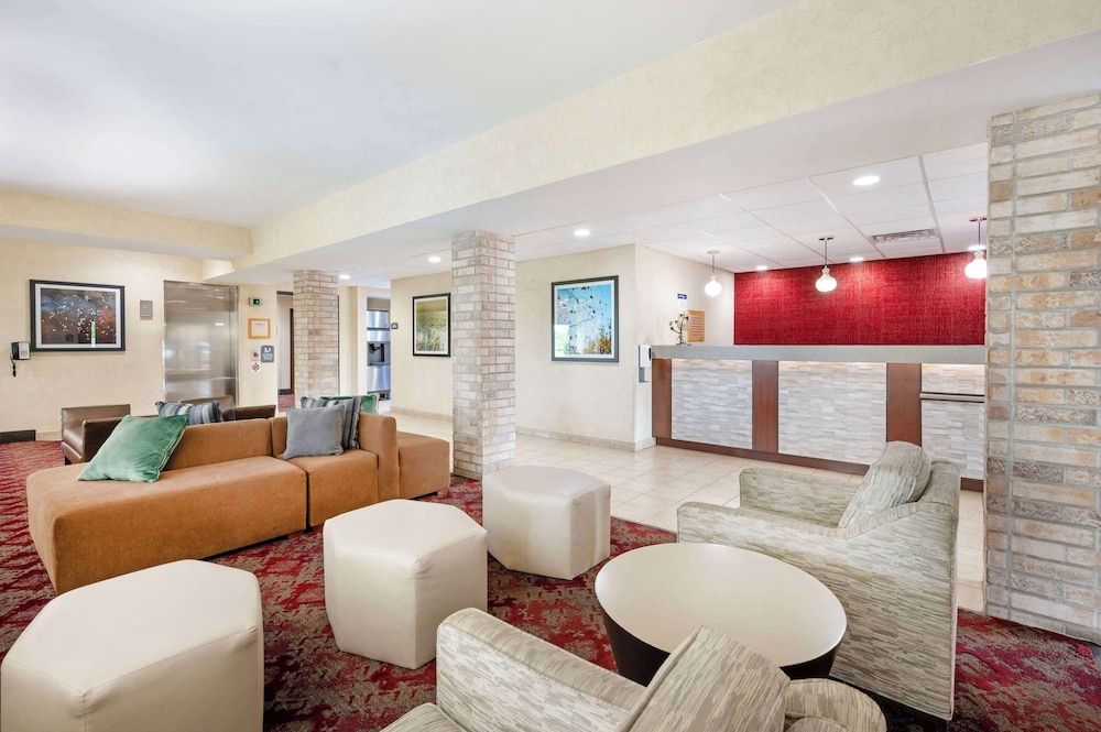 Best Western Plus Howe Inn 3