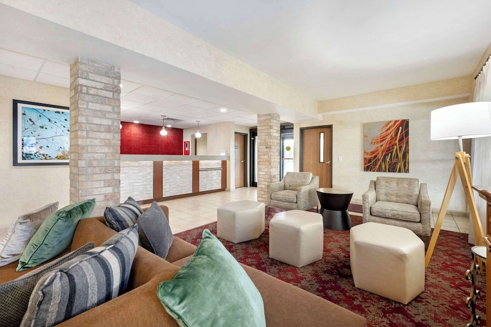 Best Western Plus Howe Inn 2