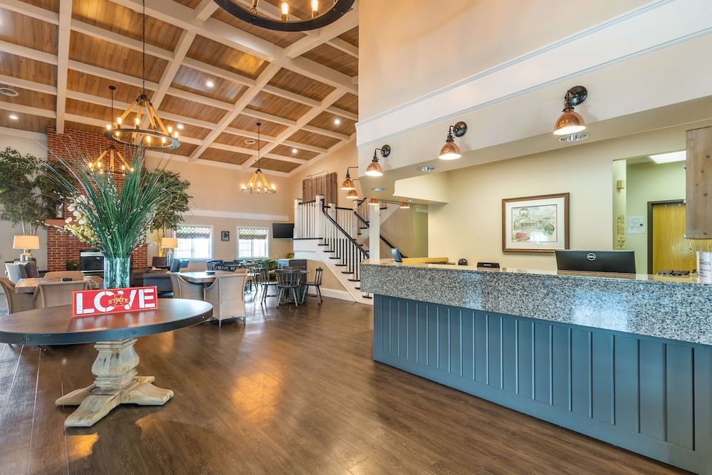 Best Western Plus University Park Inn & Suites 3