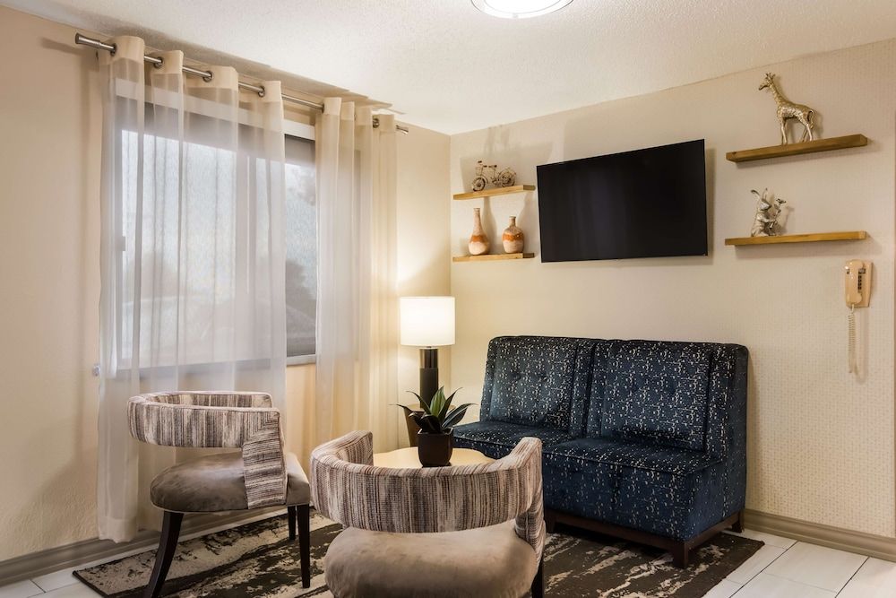 Best Western Mt. Pleasant Inn 3