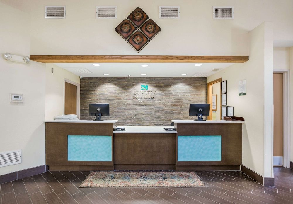 Quality Inn & Suites Lawrence - University Area 2