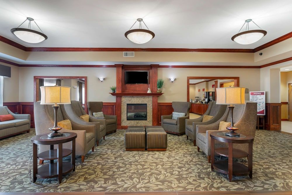 Best Western Plus Butterfield Inn 3