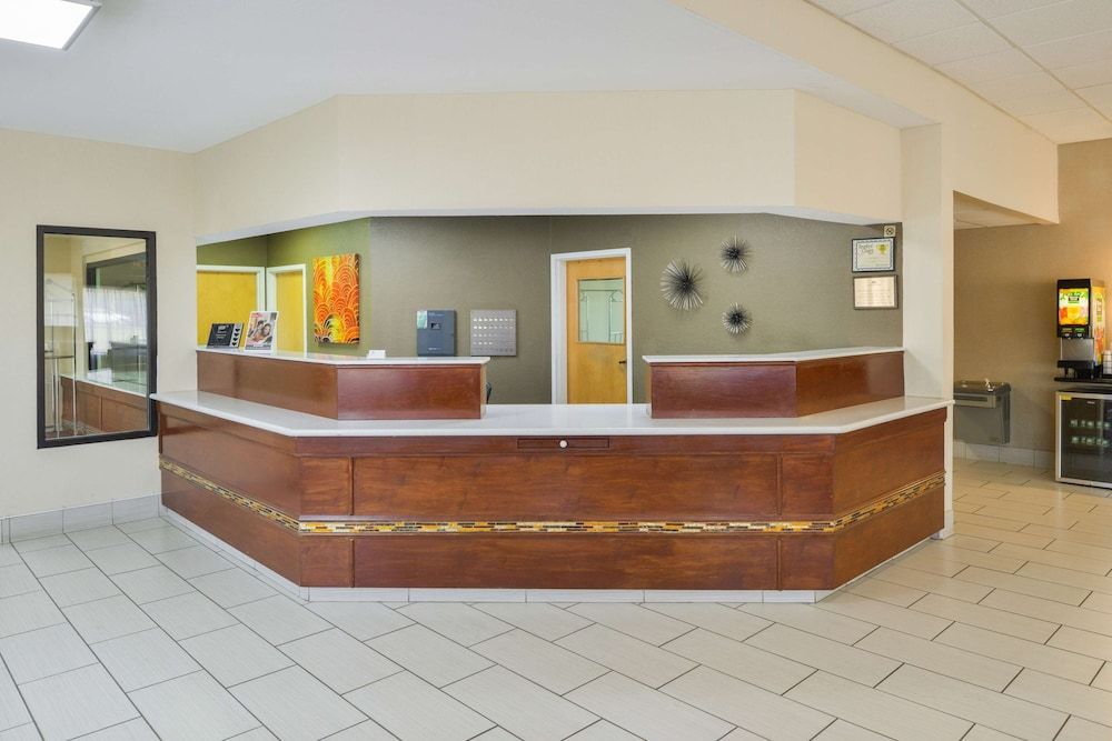 Americas Best Value Inn & Suites Bastrop 3