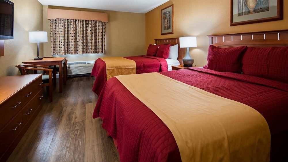 Best Western Denton Inn 3