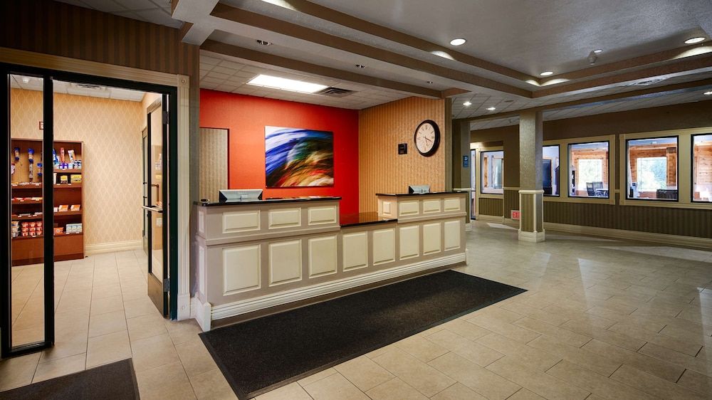 Best Western Plus Kalamazoo Suites 2