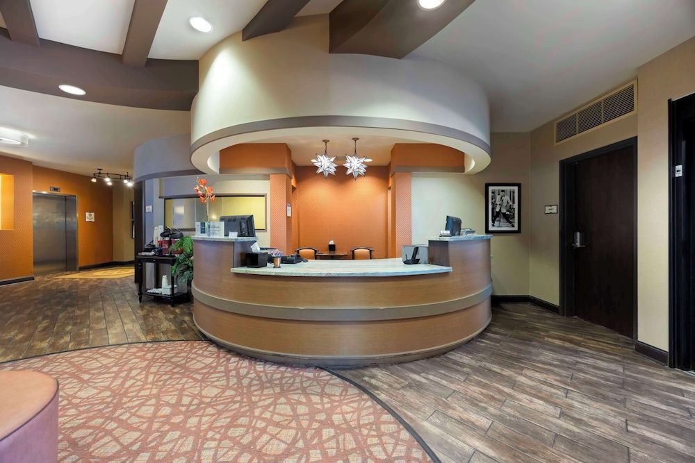Best Western Plus Tupelo Inn & Suites 2