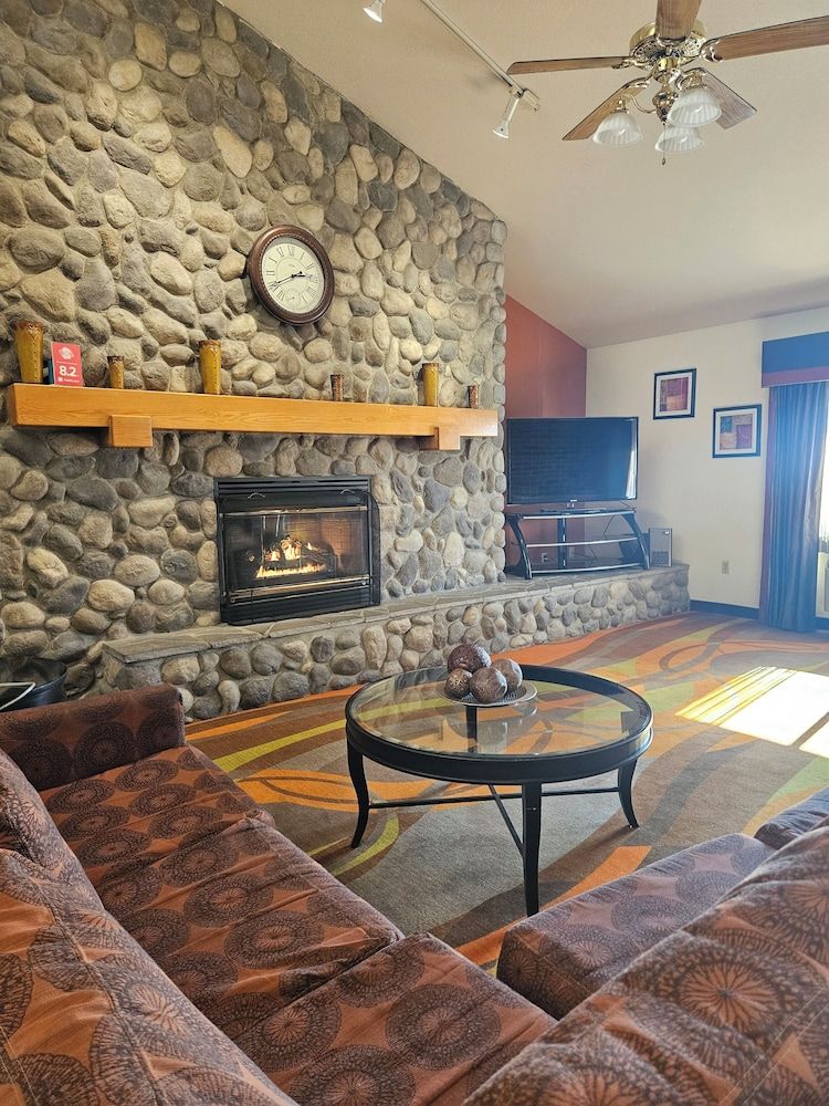 Ramada by Wyndham Platte City KCI Airport 3