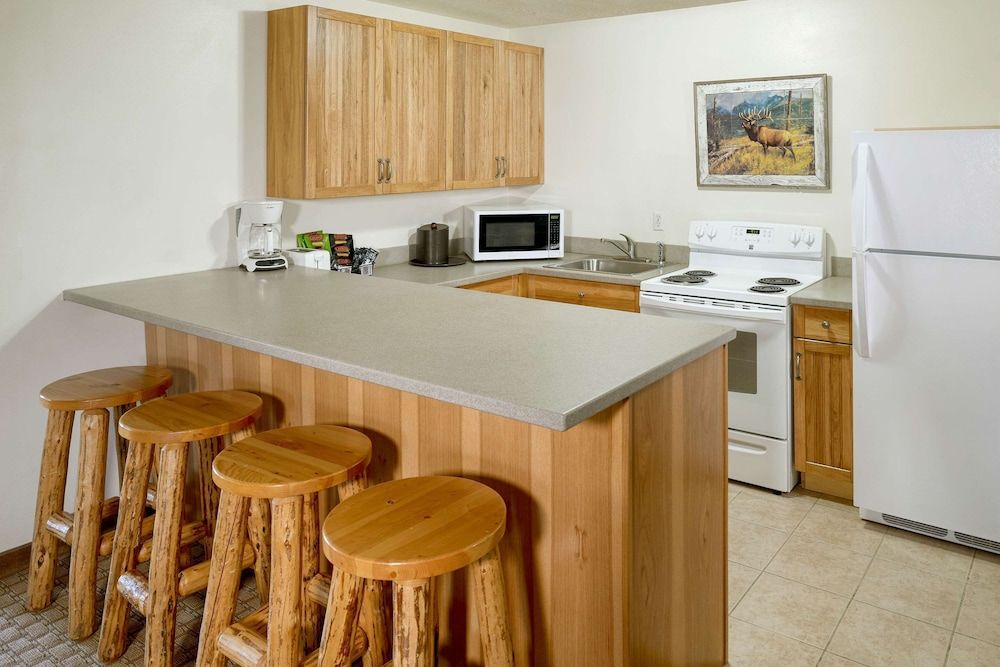 Ridgeline Hotel at Yellowstone, an Ascend Collection Hotel 3