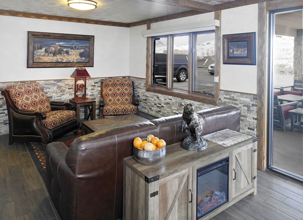 Ridgeline Hotel at Yellowstone, an Ascend Collection Hotel 2