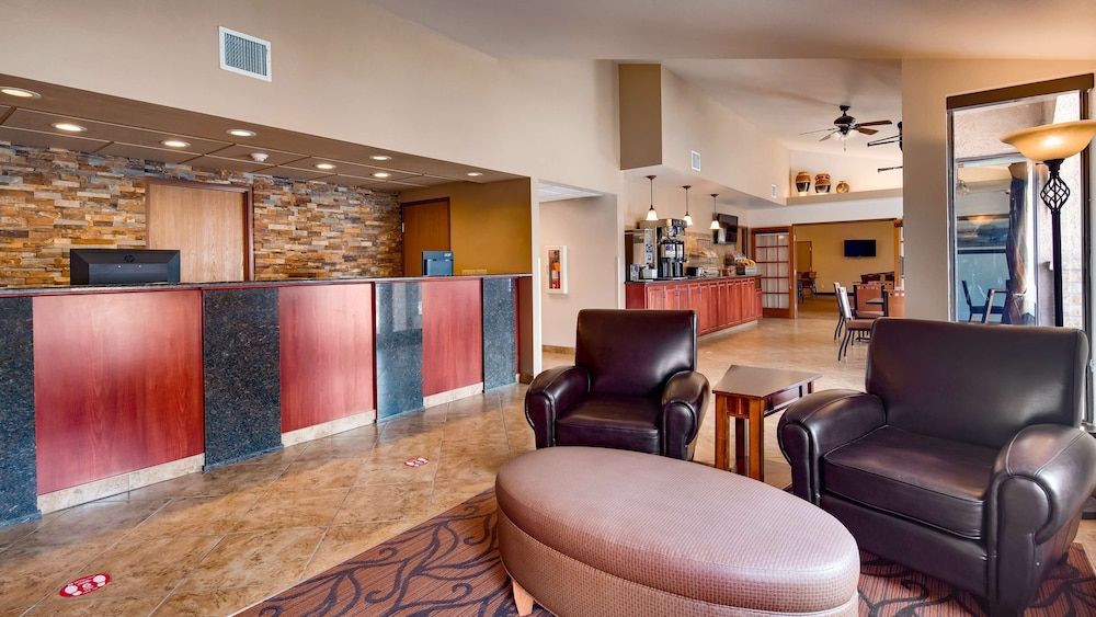 Best Western West Hills Inn 3