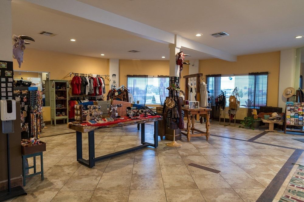 The Classic Desert Aire Hotel 2