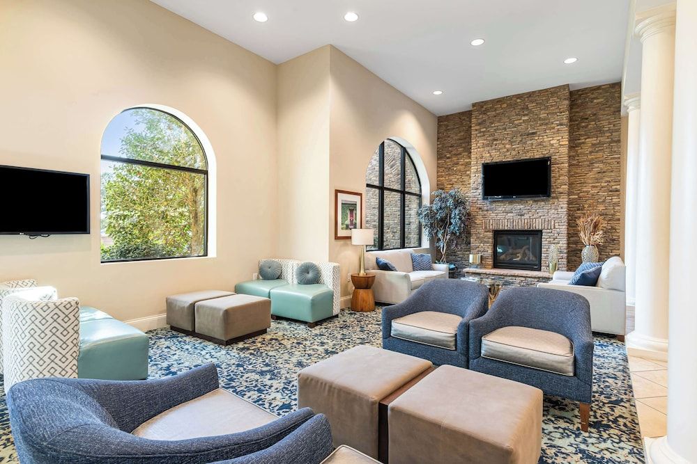 Best Western Plus Westgate Inn & Suites 2