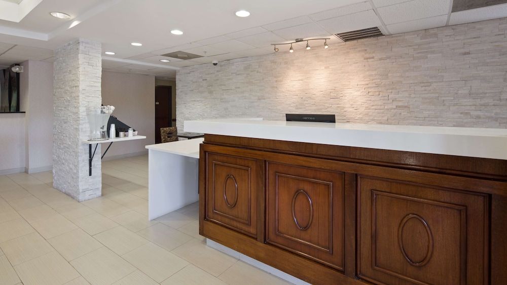 Best Western Plus Huntersville Inn & Suites Near Lake Norman 3