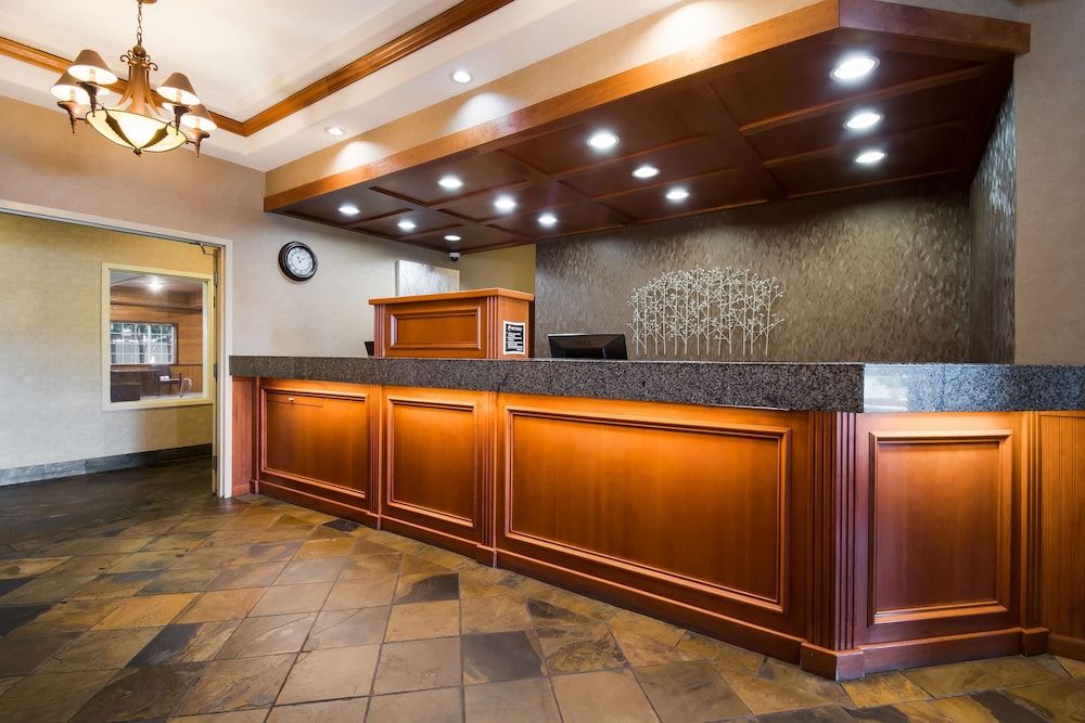 Best Western University Inn & Suites 2
