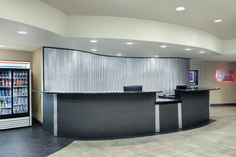 Best Western Premier Crown Chase Inn & Suites 3