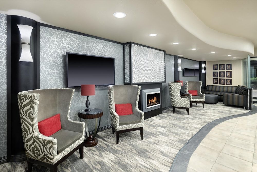 Best Western Premier Crown Chase Inn & Suites 2