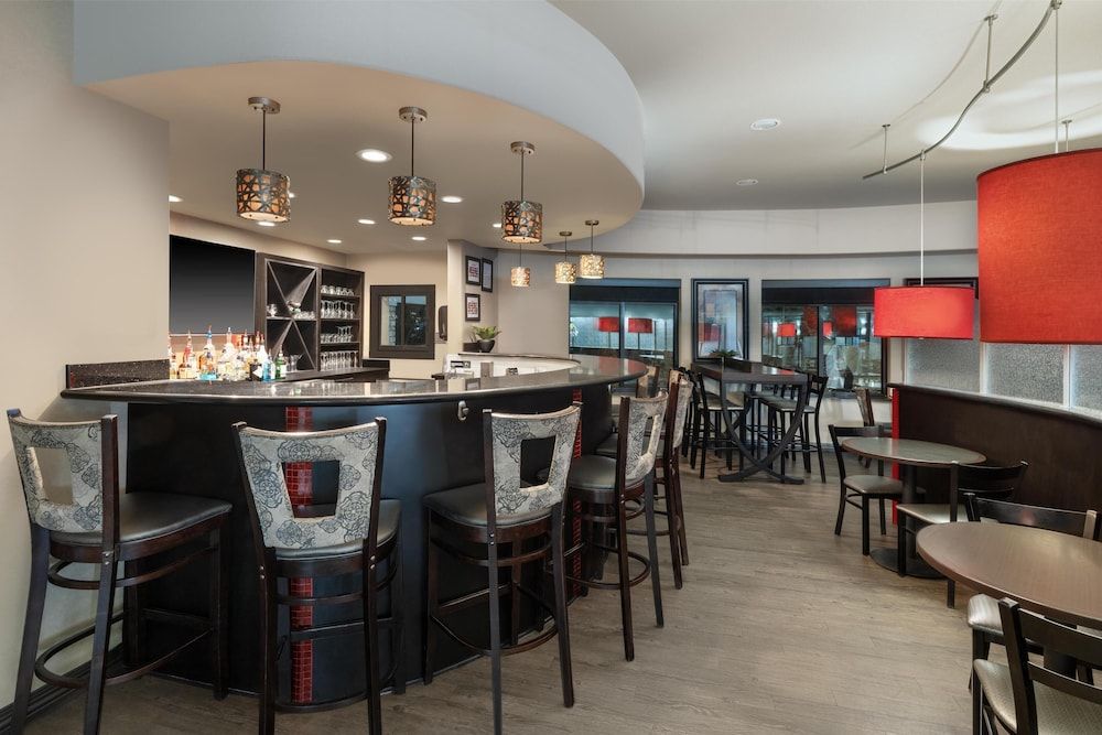 Best Western Premier Crown Chase Inn & Suites 3 estrelas em Denton