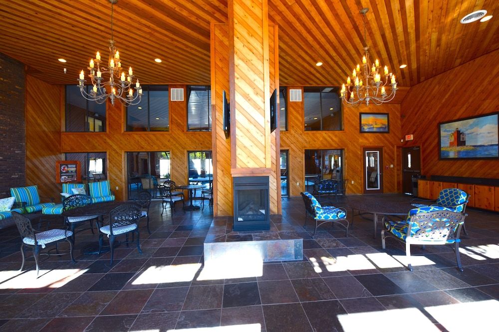 Best Western Plus Dockside Waterfront Inn 2