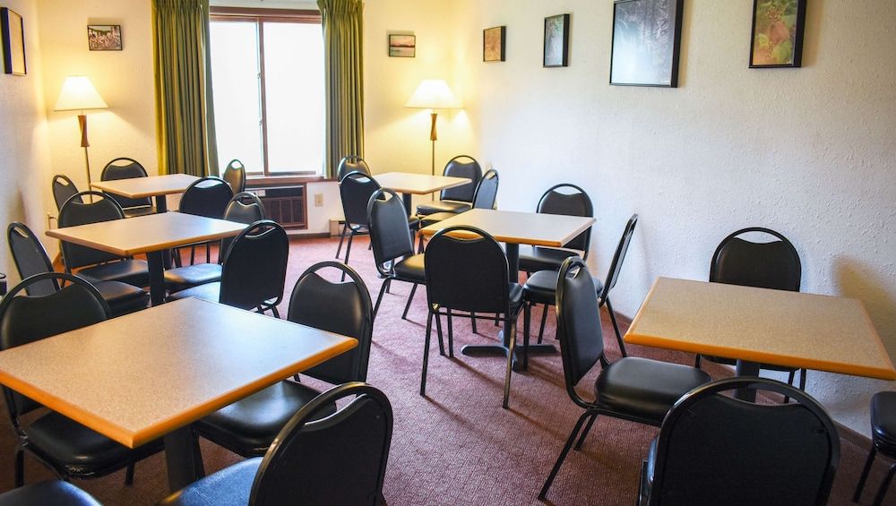 Magnuson Country Inn 2