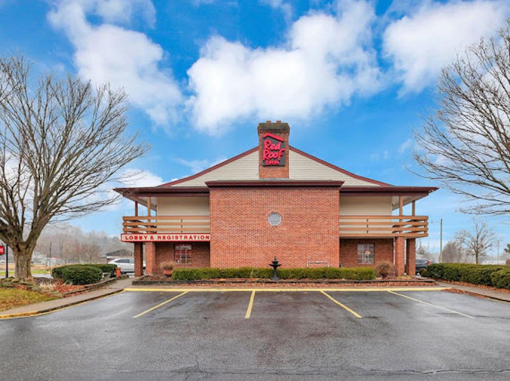 Red Roof Inn Uhrichsville 2 estrelas em Uhrichsville