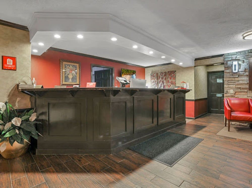 Red Roof Inn Uhrichsville 3