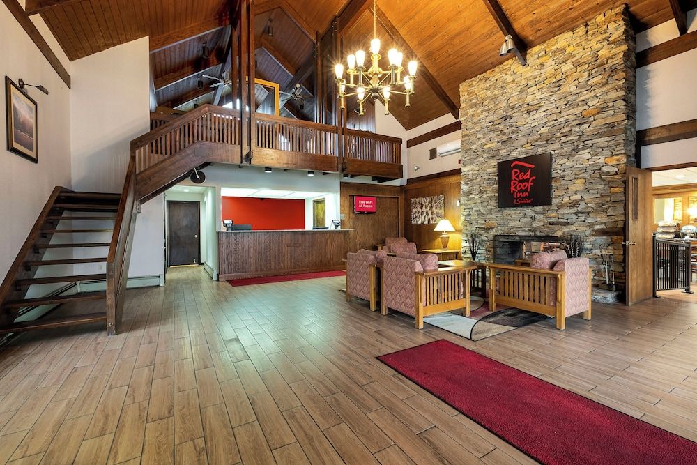 Red Roof Inn & Suites Hazleton 3