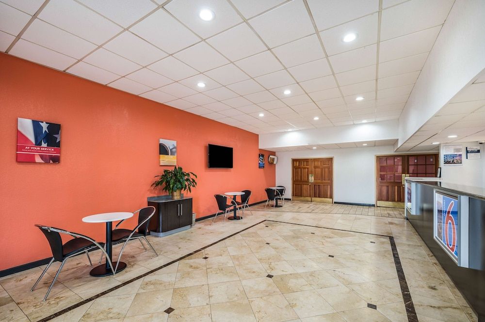 Motel 6 Henderson, TX 3