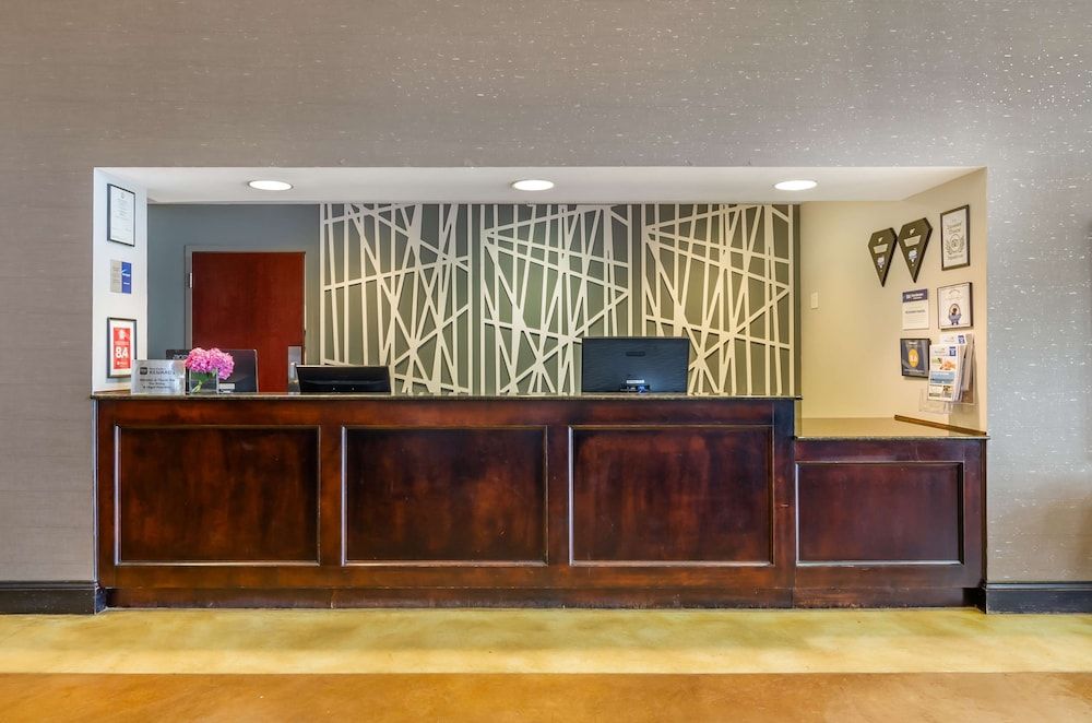 Best Western Plus Waynesboro Inn & Suites Conference Center 3