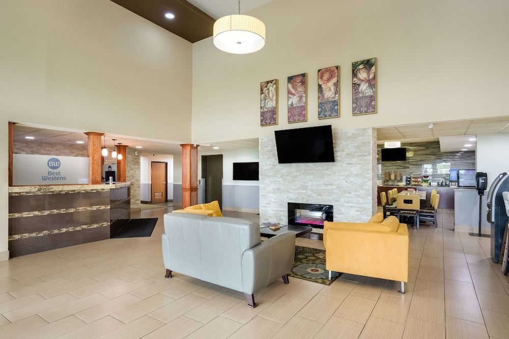 Best Western Waukesha Grand 3