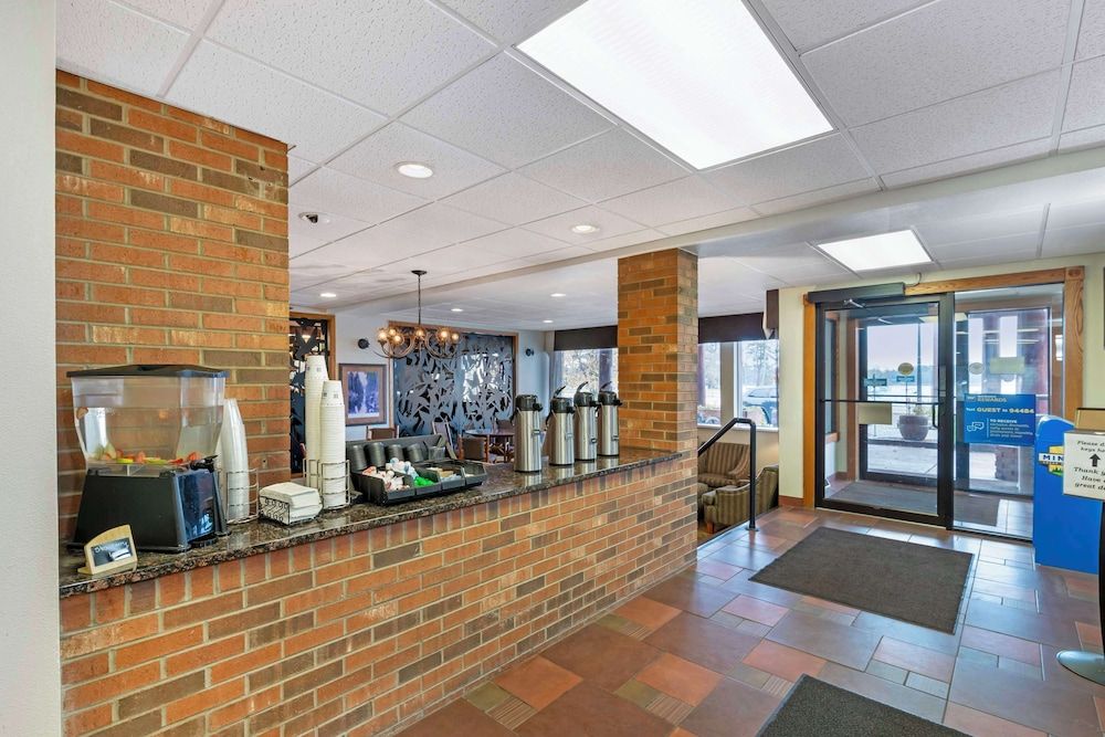 Best Western Plus Concord Inn 2