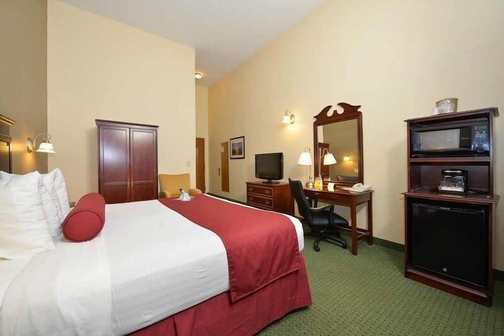 Best Western The Hotel Chequamegon 3