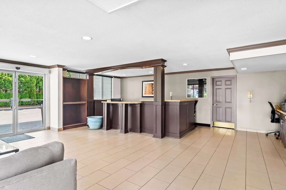 Best Western Maple Ridge Hotel 2