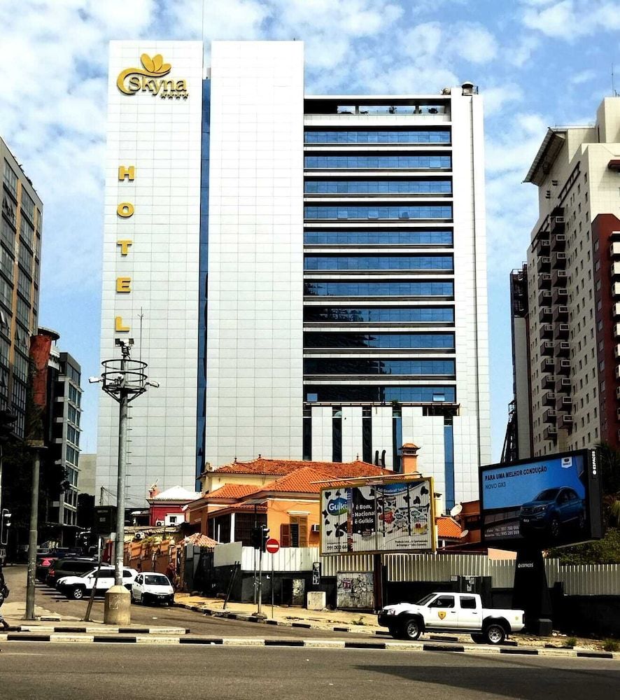 Skyna Hotel Luanda 4 estrelas em Luanda
