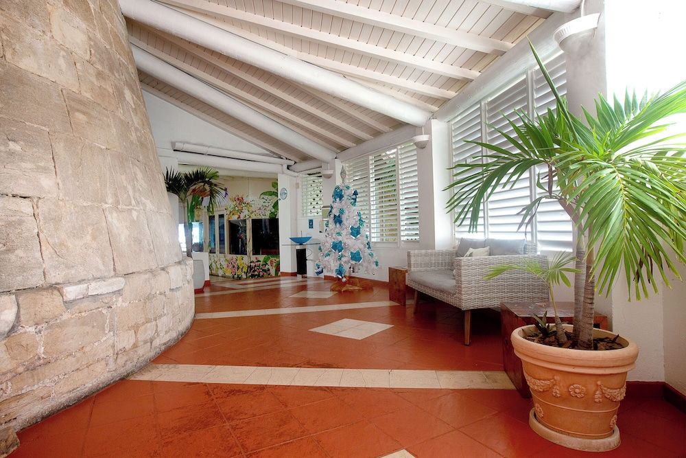 Ocean Point Beach Resort & Spa - Adults Only 2