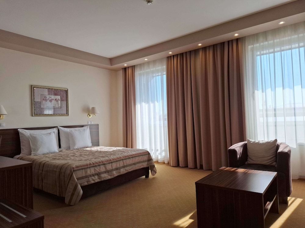 Monogram Park 4 estrelas em Ruma