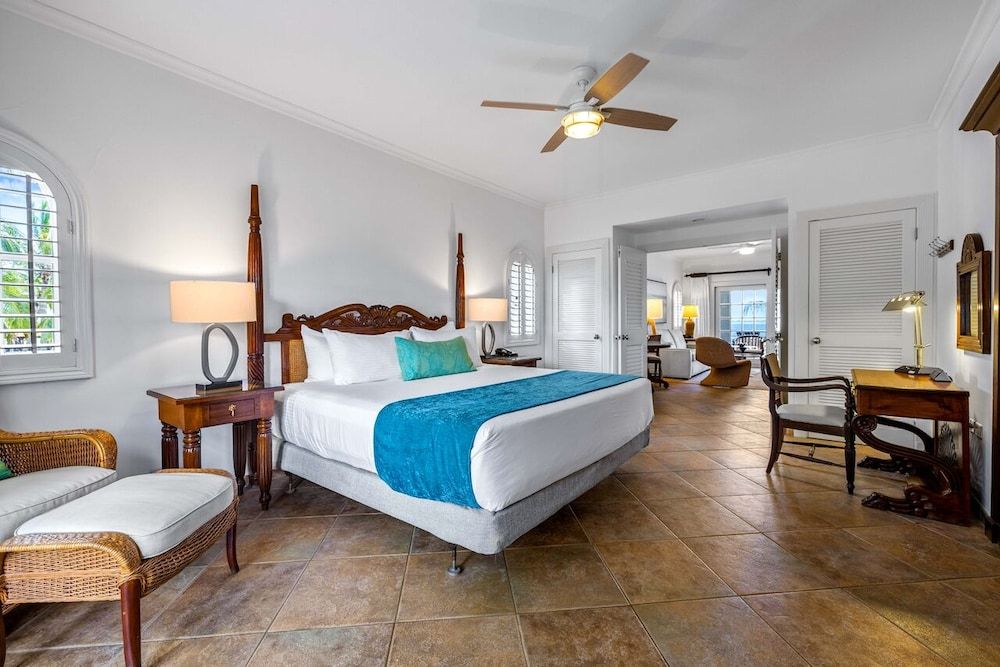 Harbour Village Beach Club 3